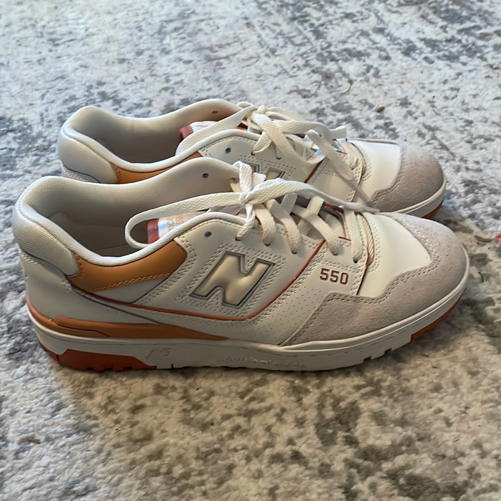 New Balance 550!! Hot shoe that is hard to find in this color!!!